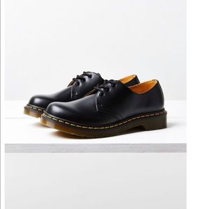 Dr Martens 3-Eyed Oxford